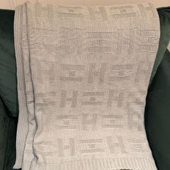 Kelly Hoppen Throw