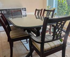 Dining table and chairs set free for good home