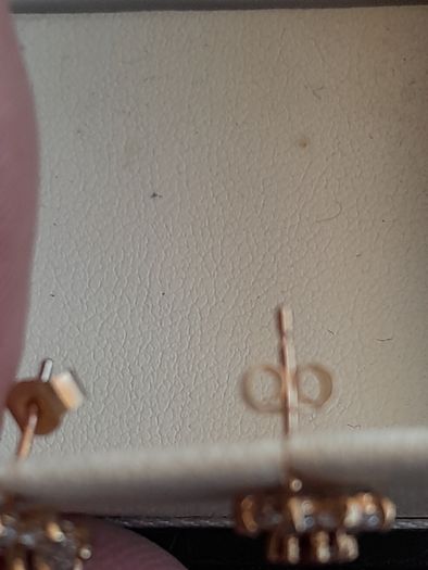ladies 9ct gold earrings