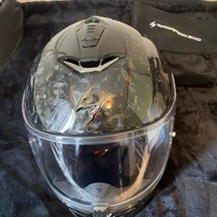 Selling Scorpion Exo-1400 Evo II Carbon Air (New-unused) M