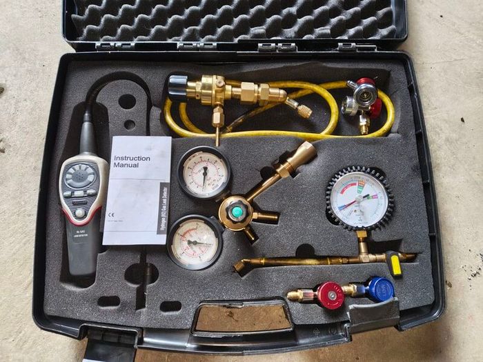AC leak detector kit