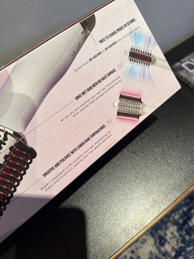 Brand New Shark SmoothStyle Heated Brush + Smoothing Comb