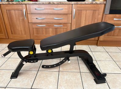 Strengthmax  Pro Series Commercial Weight Bench, Save 350 Euro!!