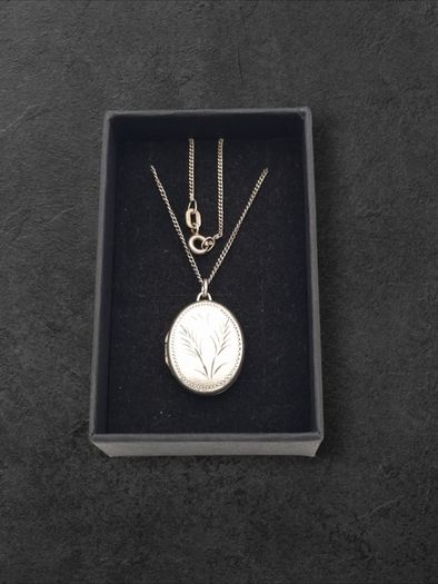 Vintage 925 Sterlinh Silver Photo Locket Necklace, Birmingham 1976