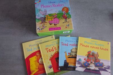 Usborne Phonics Set of 20 + 6 assorted books