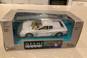 Miami Vice Ferrari Testarossa Scale 1/24 Burago