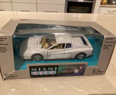 Miami Vice Ferrari Testarossa Scale 1/24 Burago
