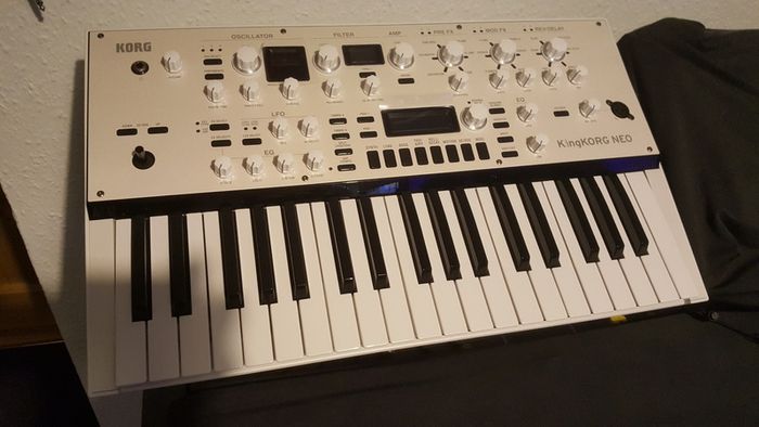 Korg KingKorg Neo - 37key VA Synthesizer & Vocoder.
