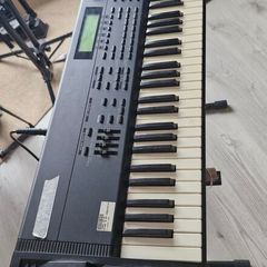 Roland XP80 Music Workstation