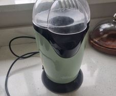 Giles & Posner Popcorn Maker