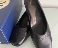 New Leather K Shoes, size 3