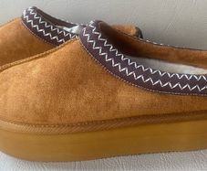 Platform Slippers with faux fur line and embroidery detail