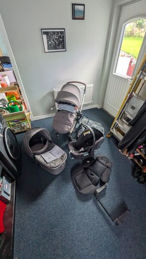 Joolz Hub travel system with Cybex Cloud infant car seat