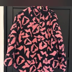 Edit row fleece top