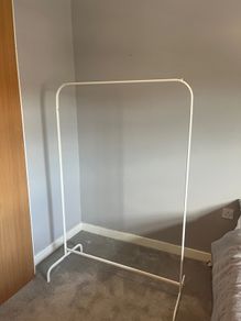 Clothes rail
