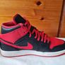 2022 nike jordan mid 1 alternate bled Size 9 eu 44 black/red leather in new condition Image 9