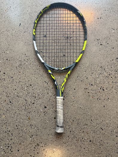Junior tennis racket 25"