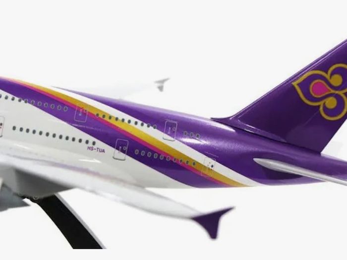 NEW BOXED LARGE Thai Airbus A380 Scale Model Aircraft