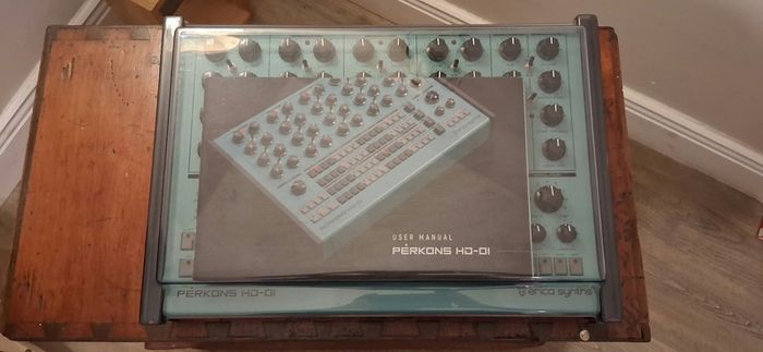 Erica Synths Perkons HD-01 drum machine - excellent condition