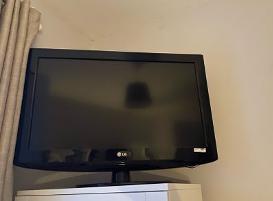 32 inch LG Television