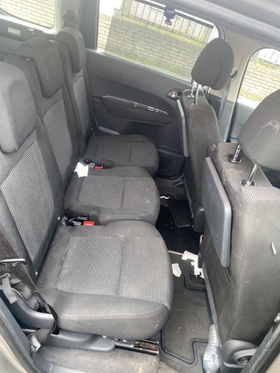 2010 Peugeot 5008