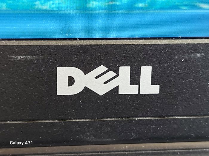 DELL LATITUDE D410, (Vintage), .5GB Ram, 40GB HDD, Original Windows XP, Excellent Battery and in super cosmetic condition,