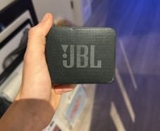 jbl Go essential speaker