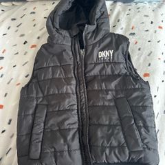 Dkny kids gilet 5-6yrs old