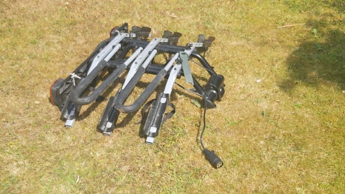Thule towbar mounted bike rack - 3 bike carrier