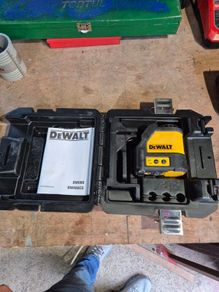 Dewalt laser level (red)