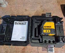 Dewalt laser level (red)