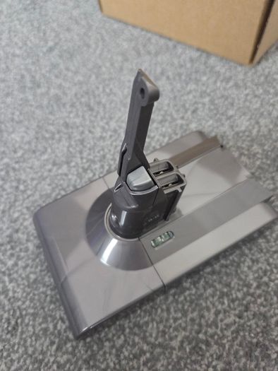 Replacement Dyson V8 vacuum battery E: Original Brand New