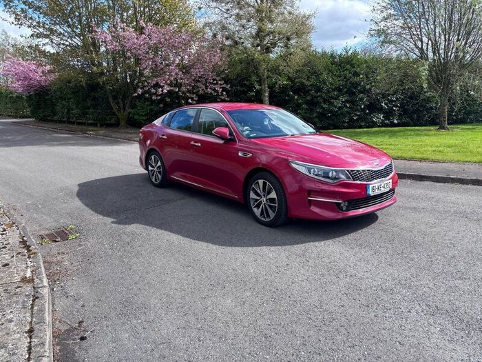 Kia Optima Platinum FSH,NCT to April 28!
