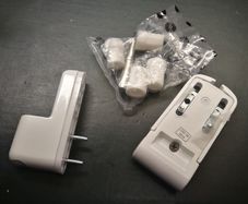 Mila door hinge