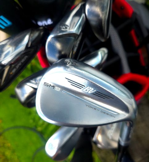 Set of Taylormade Golf Clubs