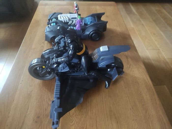 Batman ( bat mobil and bat bike, bat man figure, Joker and Harley Quinn