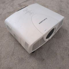 Projector - Mitsubishi WD3300U