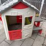 Smoby Jura Lodge playhouse with picnic table and doorbell Image 3
