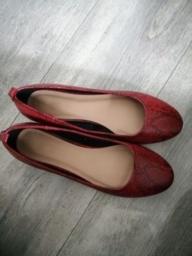 Dunnes ladies flats