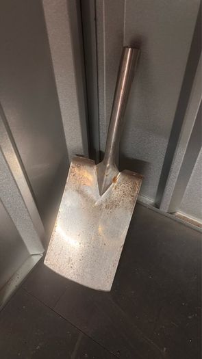 Heavy duty all-steel square shovel