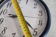 Da Vinci wall clock quartz black plastic frame in working order none ticking..