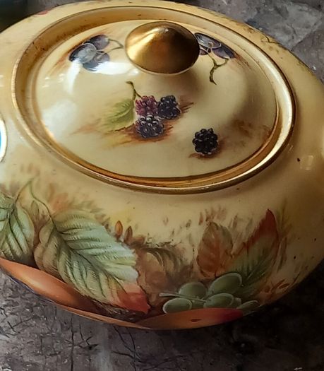 Aynsley Harvest Gold Sugar Bowl With Lid And A Plate