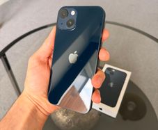 iPhone 13, Midnight 128GB (Excellent Condition)