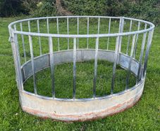 Ring feeder