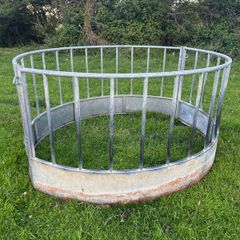 Ring feeder