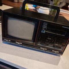 Vintage Goodman's Quadro 300 Portable TV/Radio/Cassette player