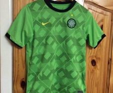 Celtic Football Club. Glasgow.Scotland. Season 2010-2011. Official Nike Away Jersey. Youths Age 12-13 Years. Rare Sponsorless Version. Collect In Dublin Or Receive Via Post.