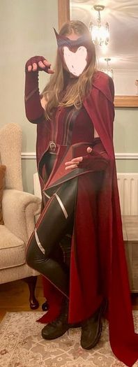 Scarlet Witch Cosplay outfit