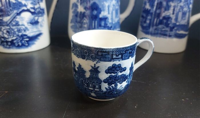 Beautiful Antique Blue and White Willow Pattern Small Coffee Can Cup, English Made, Unknown Maker