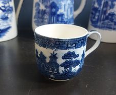Beautiful Antique Blue and White Willow Pattern Small Coffee Can Cup, English Made, Unknown Maker
